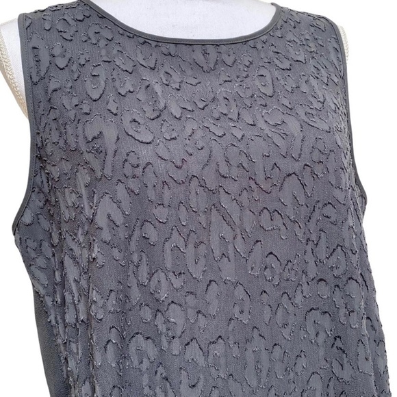LOFT Gray Textured Leopard Print Sleeveless Top Size M - Picture 2 of 7